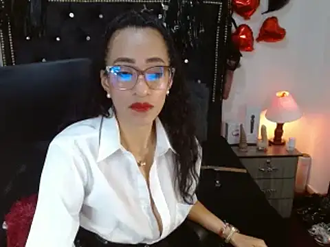 Snapshot of SamaraMartinez chatting on 18, 2, 2025 SamaraMartinez online show from 18, 2, 2025