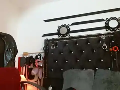 Snapshot of SamaraMartinez chatting on 5, 3, 2025 SamaraMartinez online show from 5, 3, 2025