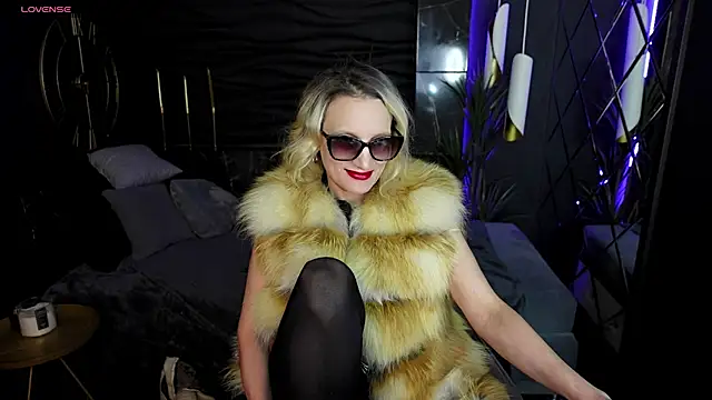 Snapshot of Queen_Anna_ chatting on 14, 12, 2024 Queen Anna online show from 14, 12, 2024