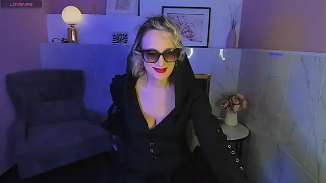 Snapshot of Queen_Anna_ chatting on 23, 1, 2025 Queen Anna online show from 23, 1, 2025