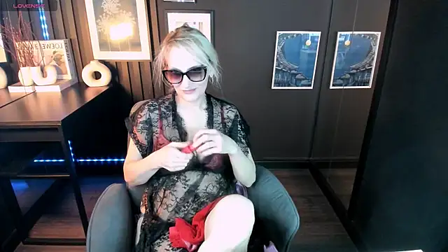 Snapshot of Queen_Anna_ chatting on 1, 5, 2026 Queen Anna online show from 1, 5, 2026