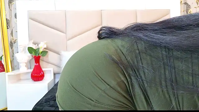 Snapshot of AlizonMoreti chatting on 26, 10, 2025 AlizonMoreti online show from 26, 10, 2025