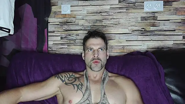 XxBigboybandxX online show from 18, 1, 2025