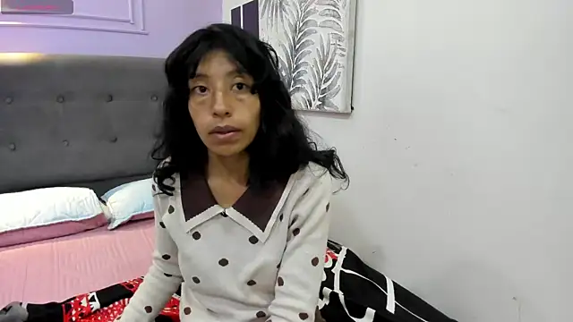 karolinee 66  online show from 28, 11, 2025