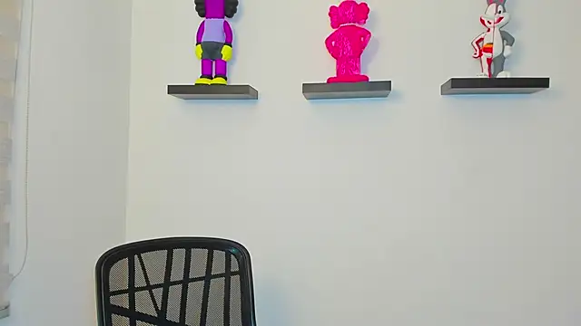 Gangster Girl online show from 6, 12, 2024