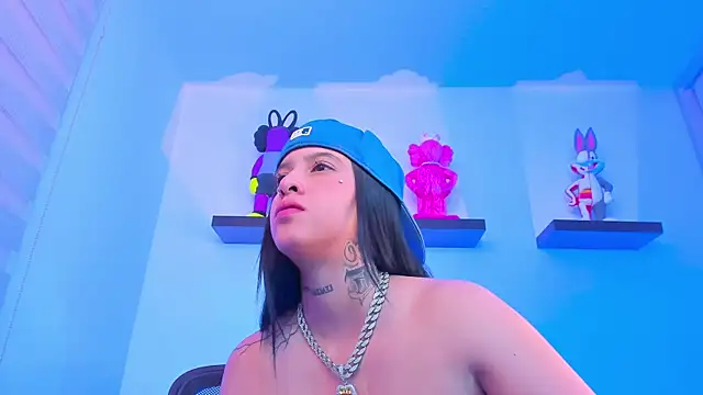 Gangster Girl online show from 15, 12, 2024