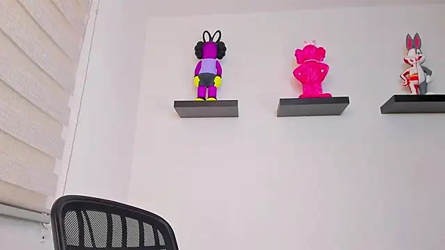 Gangster Girl online show from 31, 12, 2024