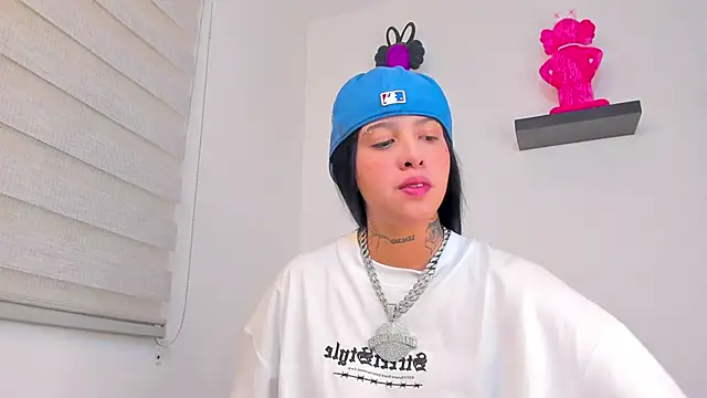 Gangster Girl online show from 2, 1, 2025