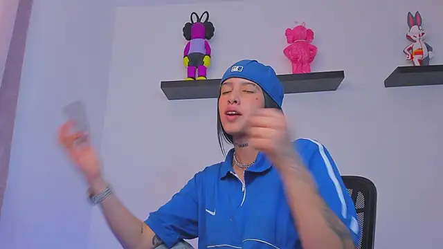 Gangster Girl online show from 16, 2, 2025