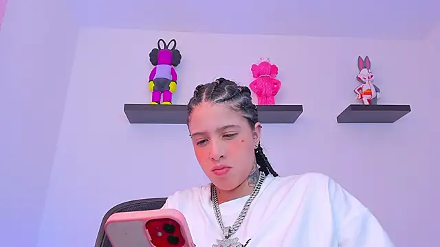 Gangster Girl online show from 28, 2, 2025