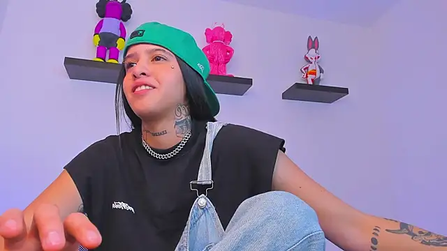 Gangster Girl online show from 8, 3, 2025