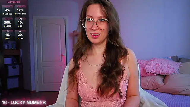 Snapshot of ms_allison_w chatting on 16, 4, 2026 ms allison w online show from 16, 4, 2026