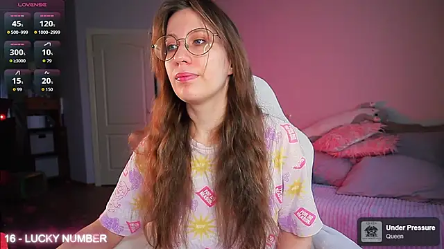 Snapshot of ms_allison_w chatting on 26, 4, 2026 ms allison w online show from 26, 4, 2026