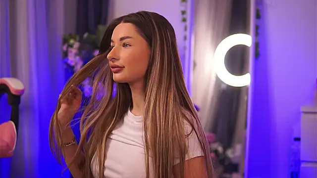 AvaShayy online show from 3, 2, 2025