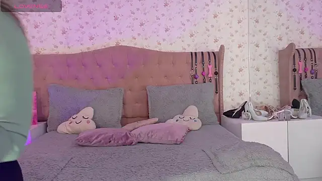 AvrillThomas online show from 13, 2, 2025