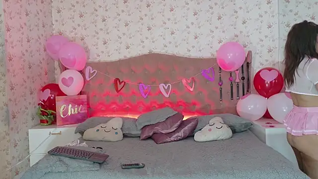 AvrillThomas online show from 14, 2, 2025