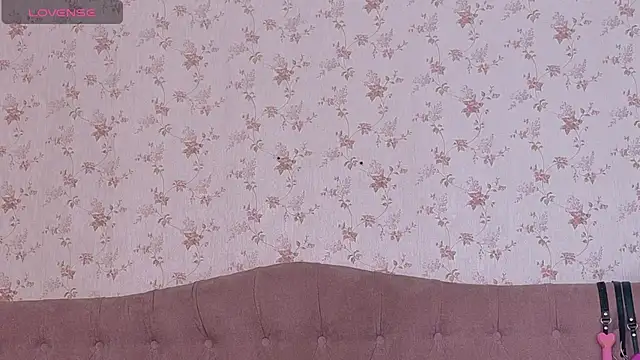 AvrillThomas online show from 28, 2, 2025