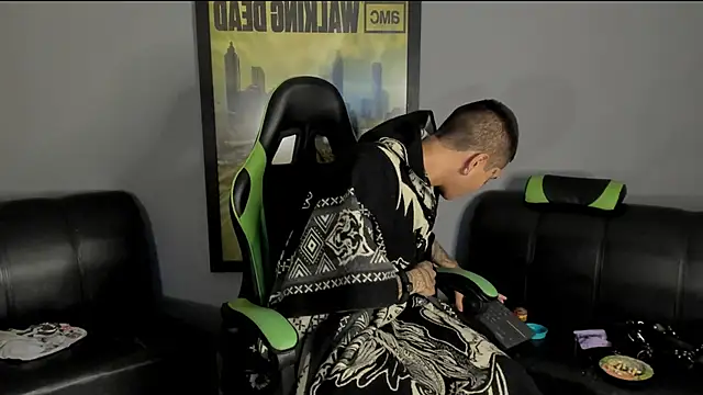 Snapshot of jamesinked_ chatting on 4, 1, 2025 jamesinked  online show from 4, 1, 2025