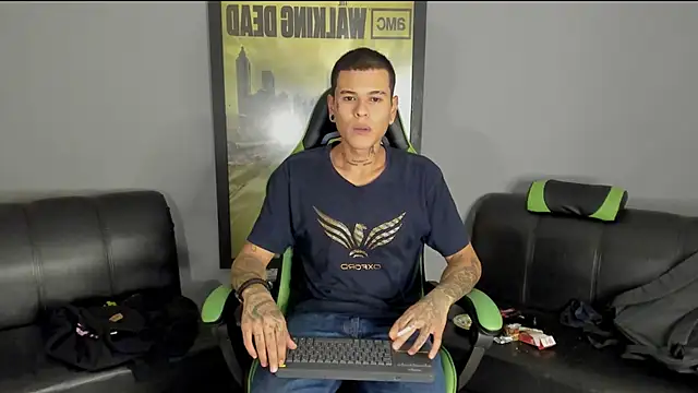 Snapshot of jamesinked_ chatting on 12, 1, 2025 jamesinked  online show from 12, 1, 2025