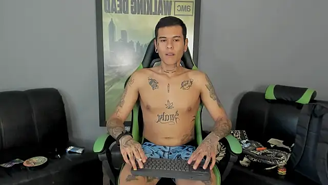 Snapshot of jamesinked_ chatting on 6, 2, 2025 jamesinked  online show from 6, 2, 2025