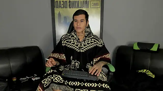 Snapshot of jamesinked_ chatting on 8, 3, 2025 jamesinked  online show from 8, 3, 2025