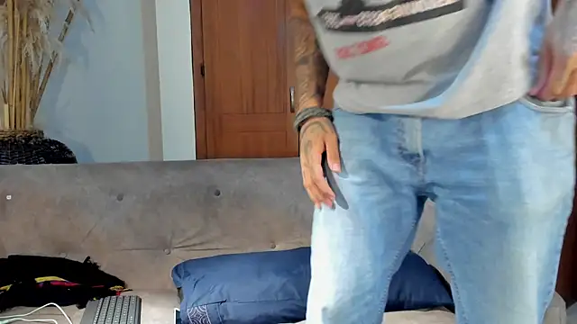 Snapshot of jamesinked_ chatting on 18, 10, 2025 jamesinked  online show from 18, 10, 2025