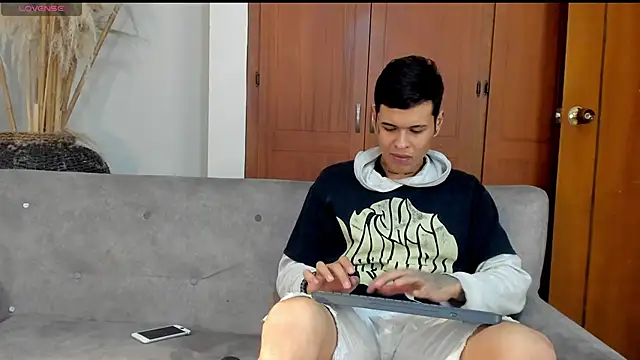 Snapshot of jamesinked_ chatting on 28, 10, 2025 jamesinked  online show from 28, 10, 2025