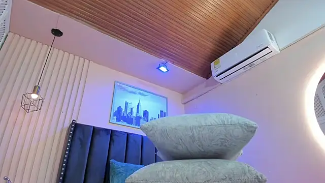 viiolett lee online show from 24, 2, 2026