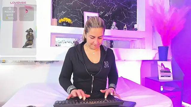 Cinthya mjs online show from 28, 2, 2026