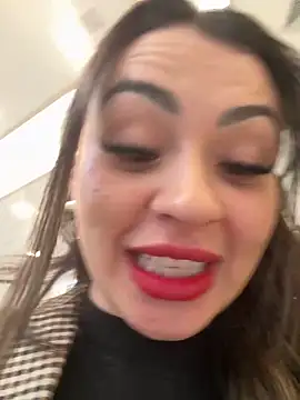 Snapshot of carol_amorim chatting on 12, 6, 2026 carol amorim online show from 12, 6, 2026