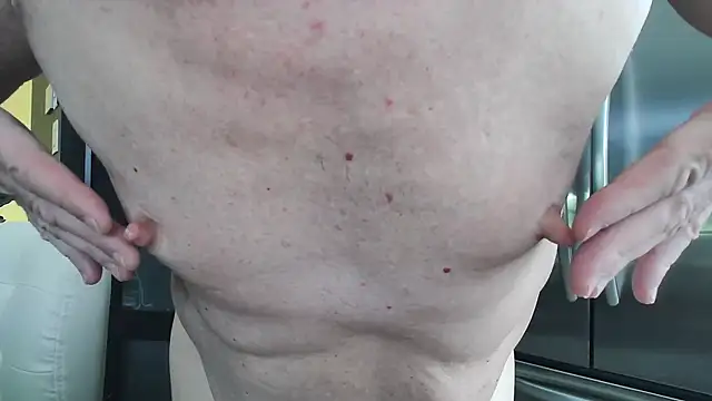 Snapshot of Toy-Daddy chatting on 3, 5, 2026 Toy-Daddy online show from 3, 5, 2026