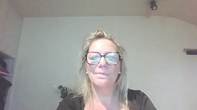 Snapshot of Silkesquirt chatting on 9, 9, 2025 Silkesquirt online show from 9, 9, 2025