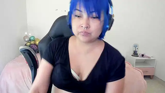 Shaddycute  online show from 9, 10, 2025