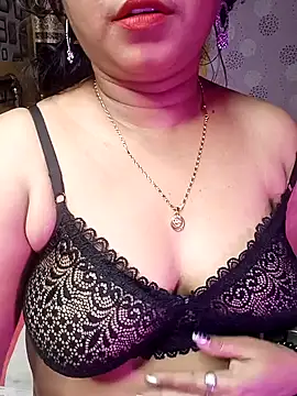 Snapshot of ella_mariya chatting on 6, 12, 2024 ella mariya online show from 6, 12, 2024