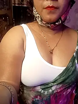 Snapshot of ella_mariya chatting on 19, 12, 2024 ella mariya online show from 19, 12, 2024