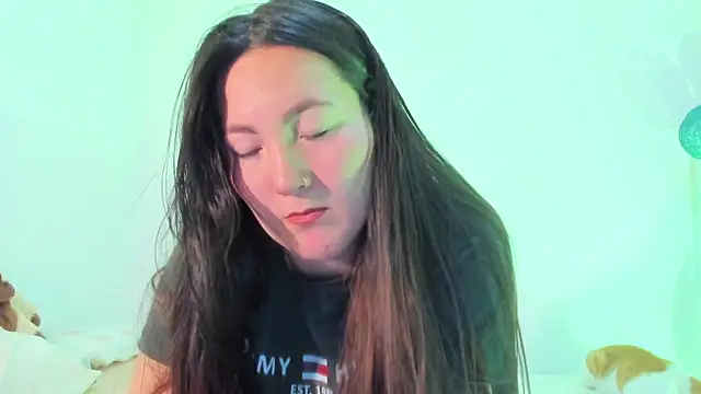 Snapshot of Elle_Lee_ chatting on 17, 3, 2025 Elle Lee online show from 17, 3, 2025