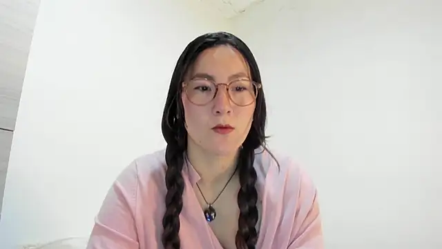 Snapshot of Elle_Lee_ chatting on 30, 9, 2025 Elle Lee online show from 30, 9, 2025