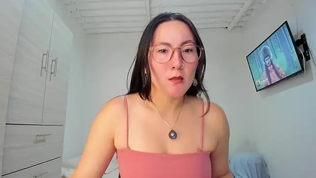 Snapshot of Elle_Lee_ chatting on 4, 11, 2025 Elle Lee online show from 4, 11, 2025