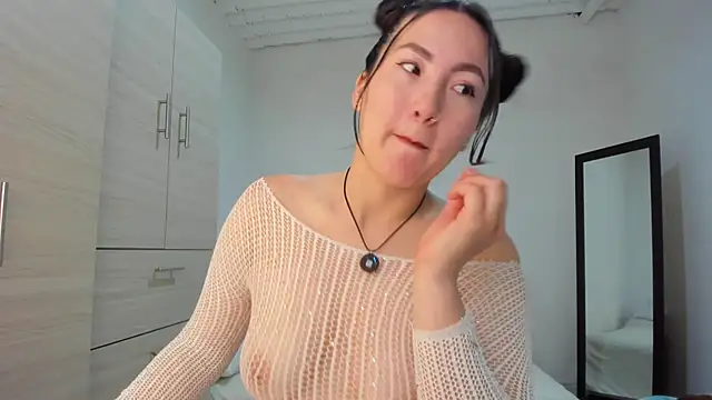 Snapshot of Elle_Lee_ chatting on 20, 11, 2025 Elle Lee online show from 20, 11, 2025