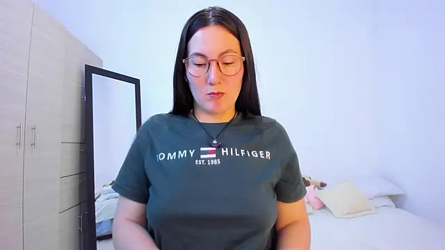 Snapshot of Elle_Lee_ chatting on 27, 11, 2025 Elle Lee online show from 27, 11, 2025