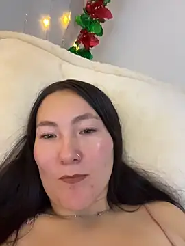 Snapshot of Elle_Lee_ chatting on 21, 12, 2025 Elle Lee online show from 21, 12, 2025