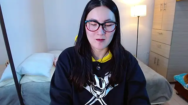 Snapshot of Elle_Lee_ chatting on 12, 3, 2026 Elle Lee online show from 12, 3, 2026