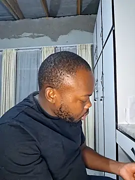 Snapshot of LaughRiotX chatting on 19, 4, 2026 LaughRiotX online show from 19, 4, 2026