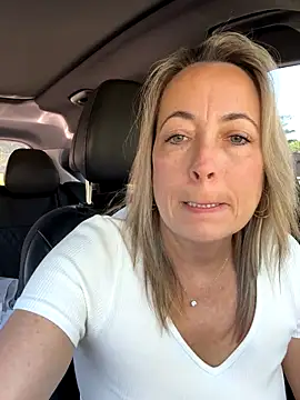 Cherry-red-xo online show from 11, 9, 2025