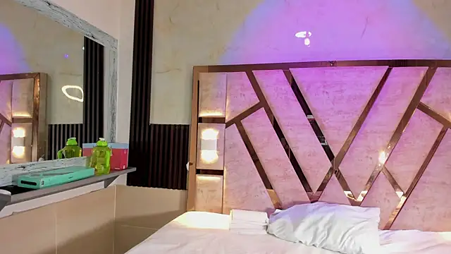 Snapshot of molly_sweetee chatting on 16, 12, 2025 molly sweetee online show from 16, 12, 2025