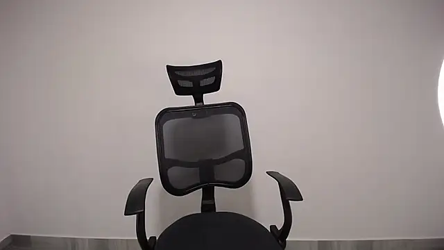 Snapshot of present_the_magic chatting on 9, 12, 2024 present the magic online show from 9, 12, 2024