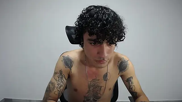 Snapshot of present_the_magic chatting on 9, 12, 2024 present the magic online show from 9, 12, 2024