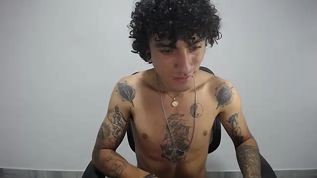 Snapshot of present_the_magic chatting on 19, 1, 2025 present the magic online show from 19, 1, 2025