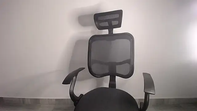 Snapshot of present_the_magic chatting on 21, 1, 2025 present the magic online show from 21, 1, 2025