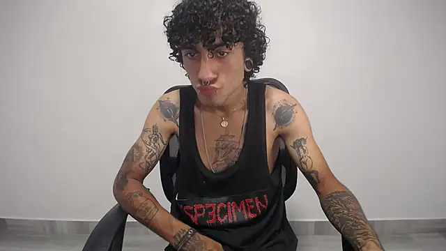 Snapshot of present_the_magic chatting on 27, 1, 2025 present the magic online show from 27, 1, 2025